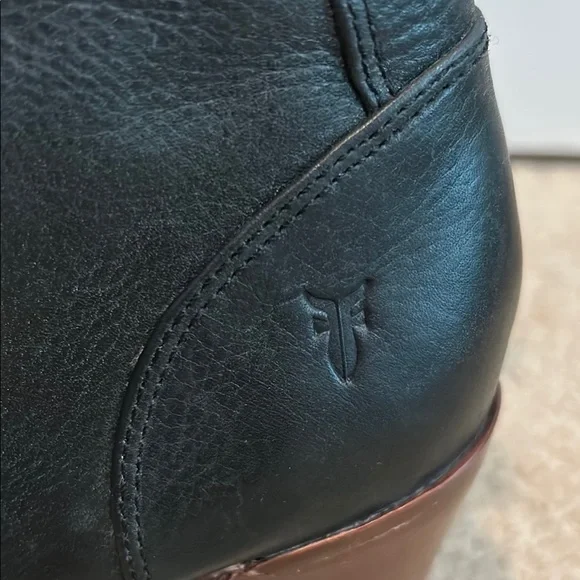 FRYE AND CO. Black Lace Up Boots with Chunky Heel - Picture 2 of 7